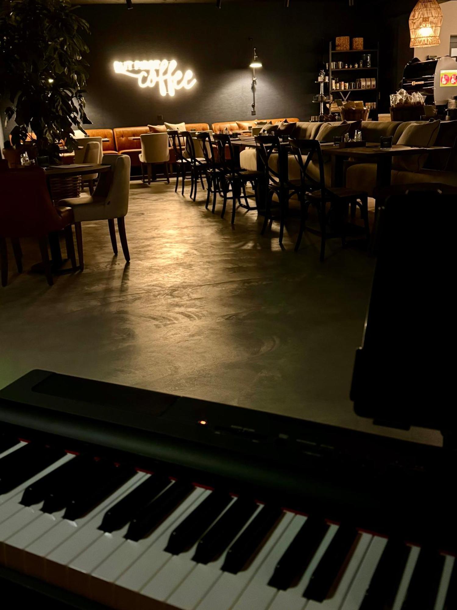Giessen Hotel & Coffeehouse Вадуц Екстер'єр фото